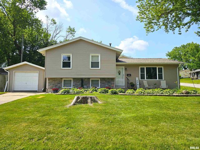 315 COLONY Drive, Davenport, IA 52806