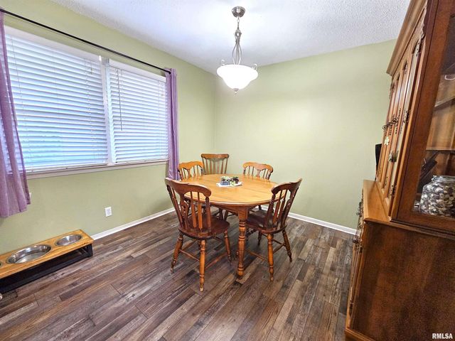 315 COLONY Drive, Davenport, IA 52806