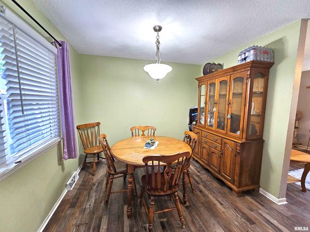 315 COLONY Drive, Davenport, IA 52806