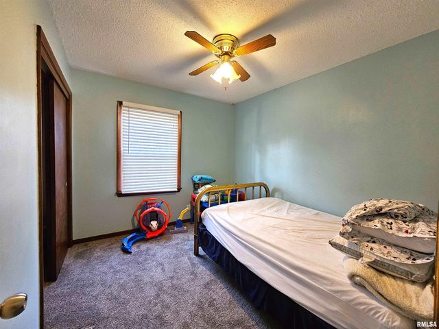 315 COLONY Drive, Davenport, IA 52806