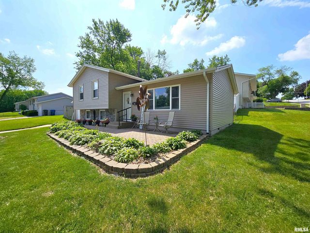 315 COLONY Drive, Davenport, IA 52806