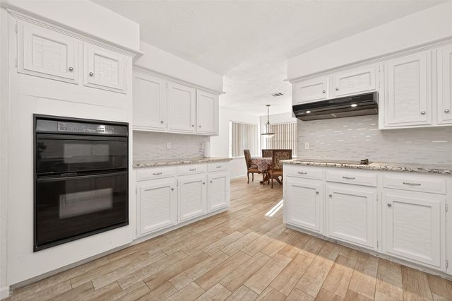 3815 Fernglade Drive, Houston, TX 77068