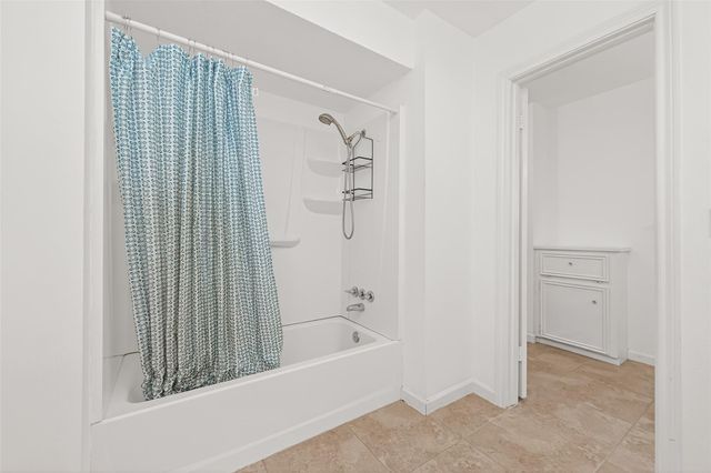 3815 Fernglade Drive, Houston, TX 77068