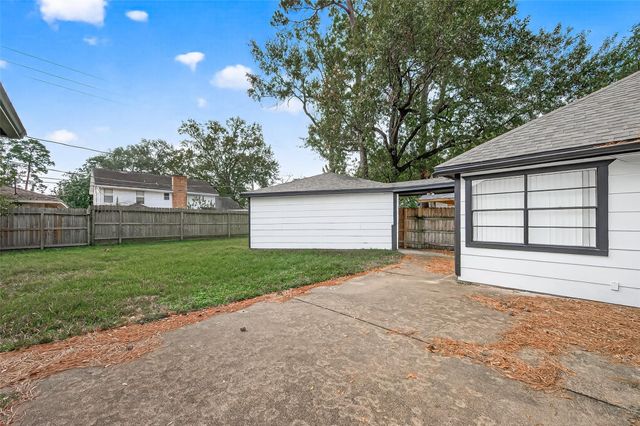 3815 Fernglade Drive, Houston, TX 77068