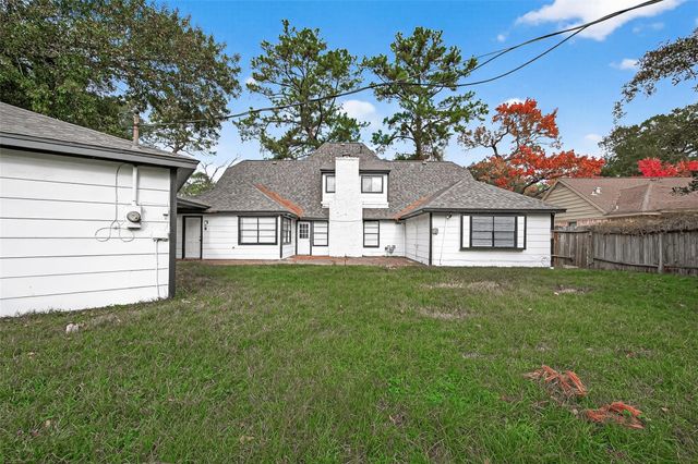 3815 Fernglade Drive, Houston, TX 77068