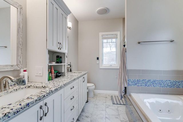 N5076 Wildflower LANE, West Salem, WI 54669