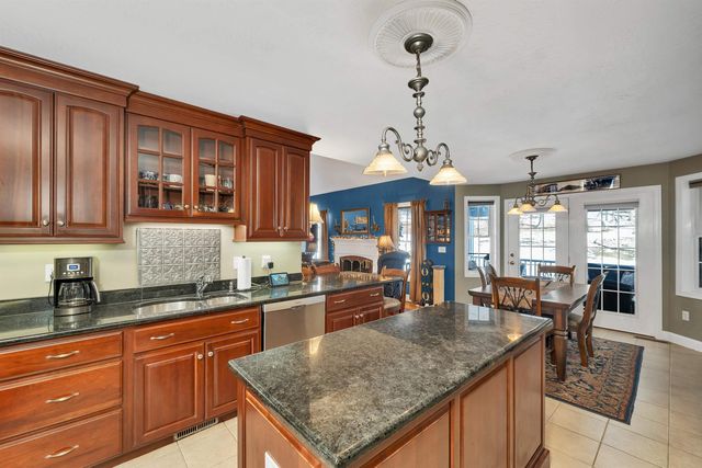 31 Longmeadow Drive, Brentwood, NH 03833