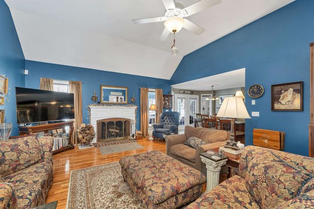 31 Longmeadow Drive, Brentwood, NH 03833