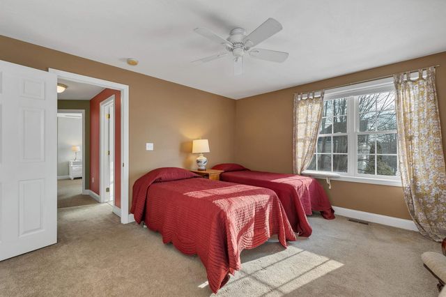 31 Longmeadow Drive, Brentwood, NH 03833