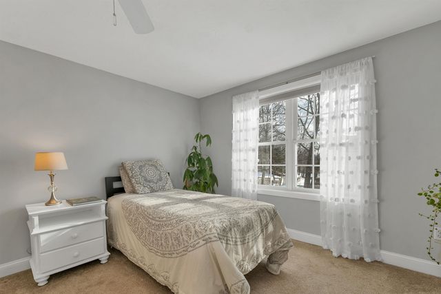 31 Longmeadow Drive, Brentwood, NH 03833