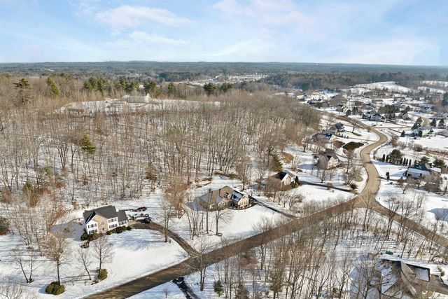 31 Longmeadow Drive, Brentwood, NH 03833