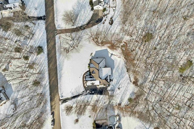 31 Longmeadow Drive, Brentwood, NH 03833