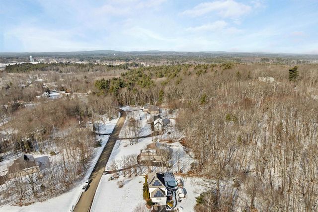 31 Longmeadow Drive, Brentwood, NH 03833