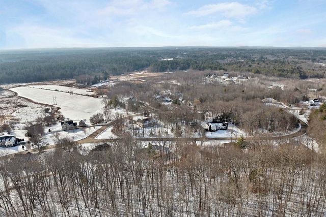 31 Longmeadow Drive, Brentwood, NH 03833