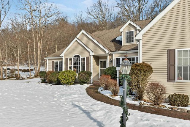 31 Longmeadow Drive, Brentwood, NH 03833