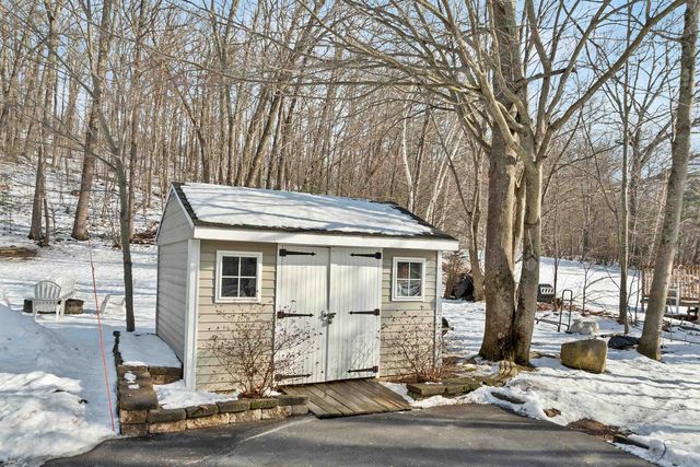 31 Longmeadow Drive, Brentwood, NH 03833