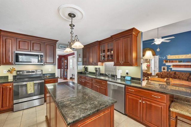 31 Longmeadow Drive, Brentwood, NH 03833