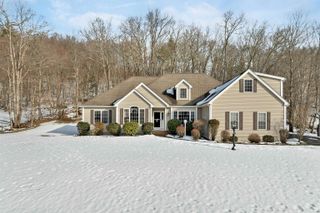 31 Longmeadow Drive, Brentwood, NH 03833