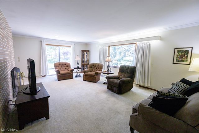 1009 Fair Oaks Avenue SW, North Canton, OH 44720