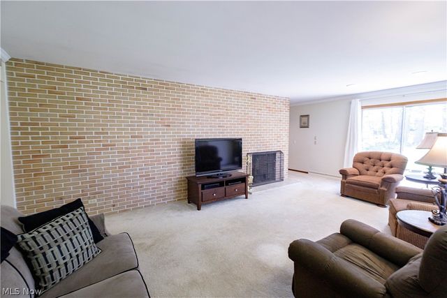 1009 Fair Oaks Avenue SW, North Canton, OH 44720