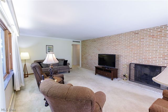 1009 Fair Oaks Avenue SW, North Canton, OH 44720