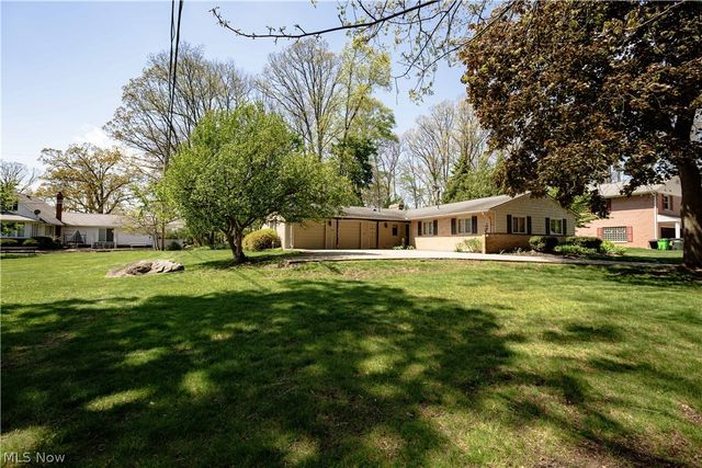 1009 Fair Oaks Avenue SW, North Canton, OH 44720