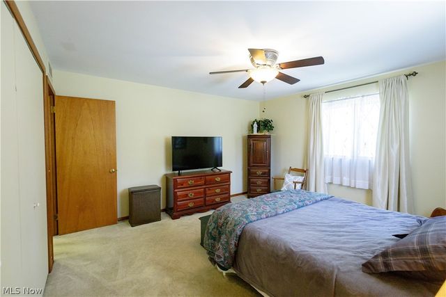 1009 Fair Oaks Avenue SW, North Canton, OH 44720