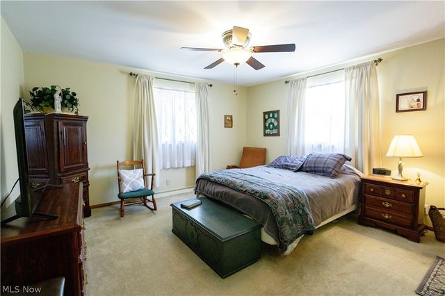 1009 Fair Oaks Avenue SW, North Canton, OH 44720