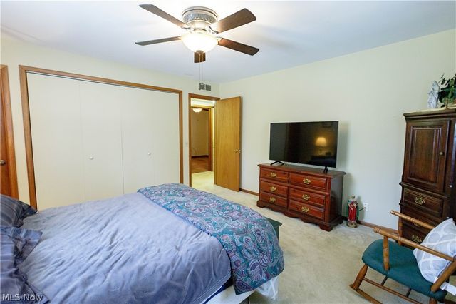 1009 Fair Oaks Avenue SW, North Canton, OH 44720