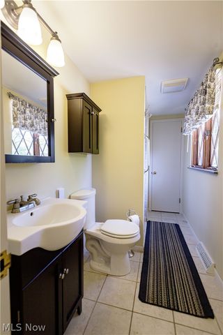 1009 Fair Oaks Avenue SW, North Canton, OH 44720