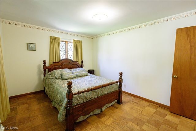 1009 Fair Oaks Avenue SW, North Canton, OH 44720