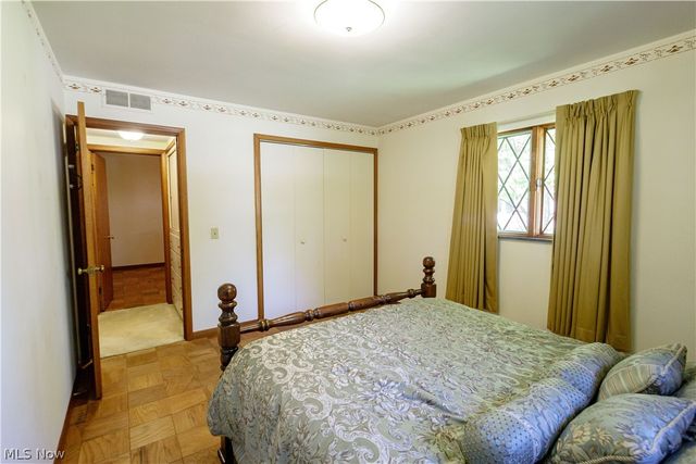 1009 Fair Oaks Avenue SW, North Canton, OH 44720