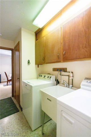1009 Fair Oaks Avenue SW, North Canton, OH 44720