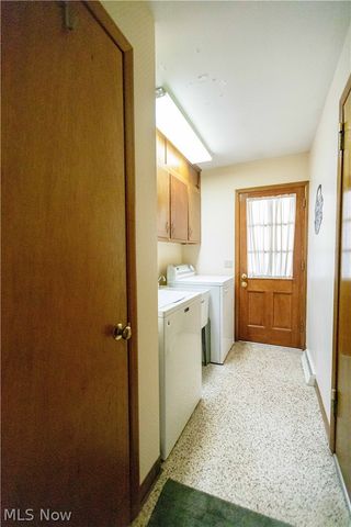 1009 Fair Oaks Avenue SW, North Canton, OH 44720