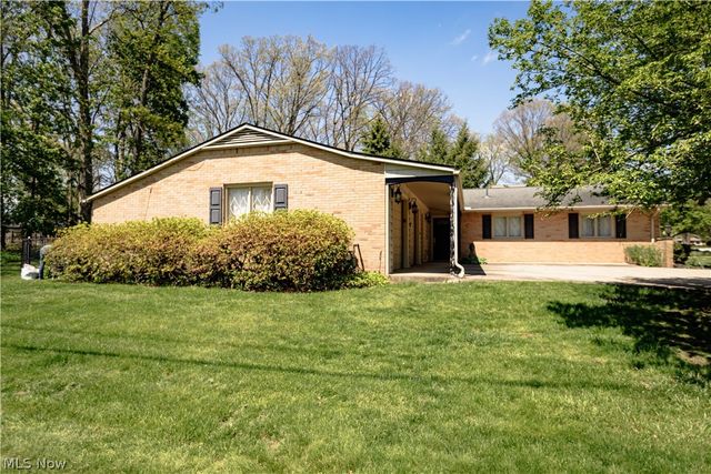 1009 Fair Oaks Avenue SW, North Canton, OH 44720