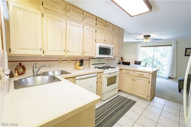 1009 Fair Oaks Avenue SW, North Canton, OH 44720
