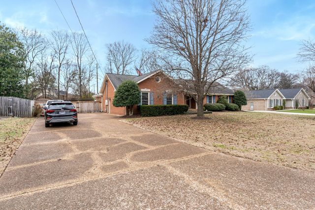 7351 Rolling River Pkwy, Nashville, TN 37221