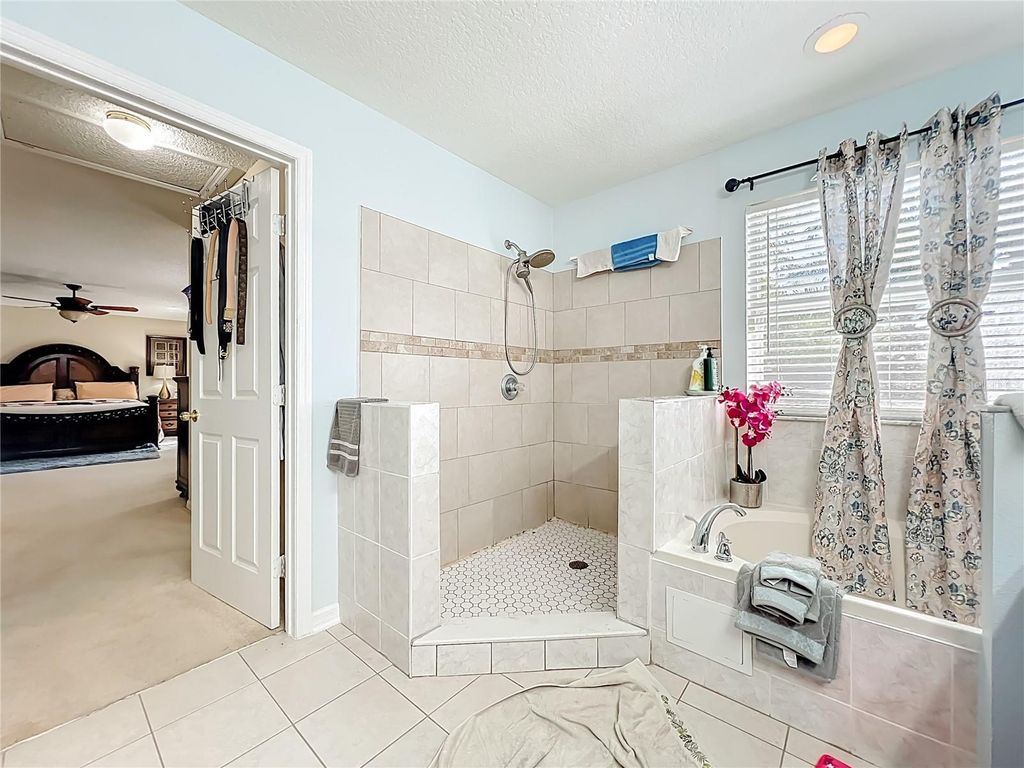 Image 36 of property listing at 8016 EQUITATION COURT, Orlando, FL 32818