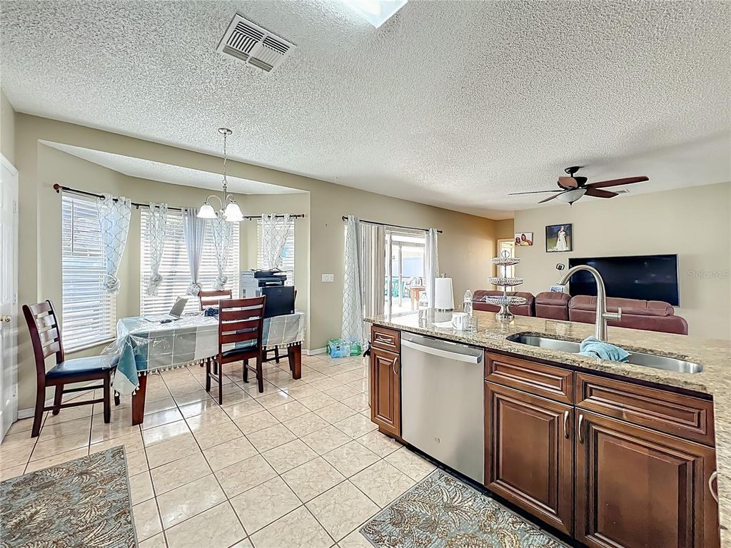Image 5 of property listing at 8016 EQUITATION COURT, Orlando, FL 32818