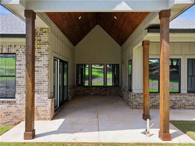 1652 Red Cedar Road, Commerce, GA 30530