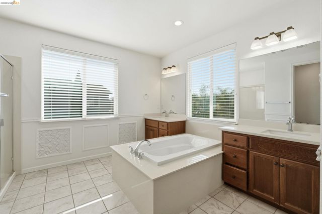 809 Bluestone Dr, Oakley, CA 94561