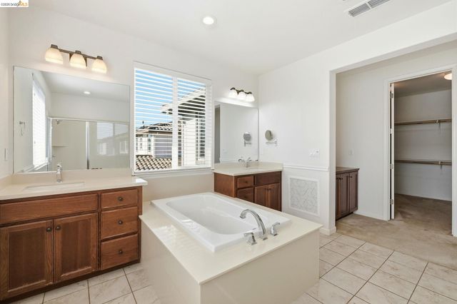 809 Bluestone Dr, Oakley, CA 94561