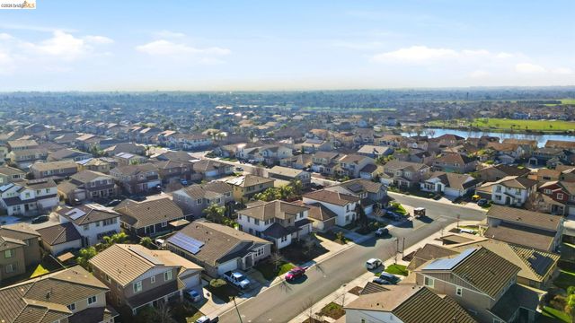 809 Bluestone Dr, Oakley, CA 94561