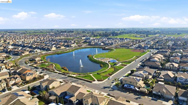 809 Bluestone Dr, Oakley, CA 94561