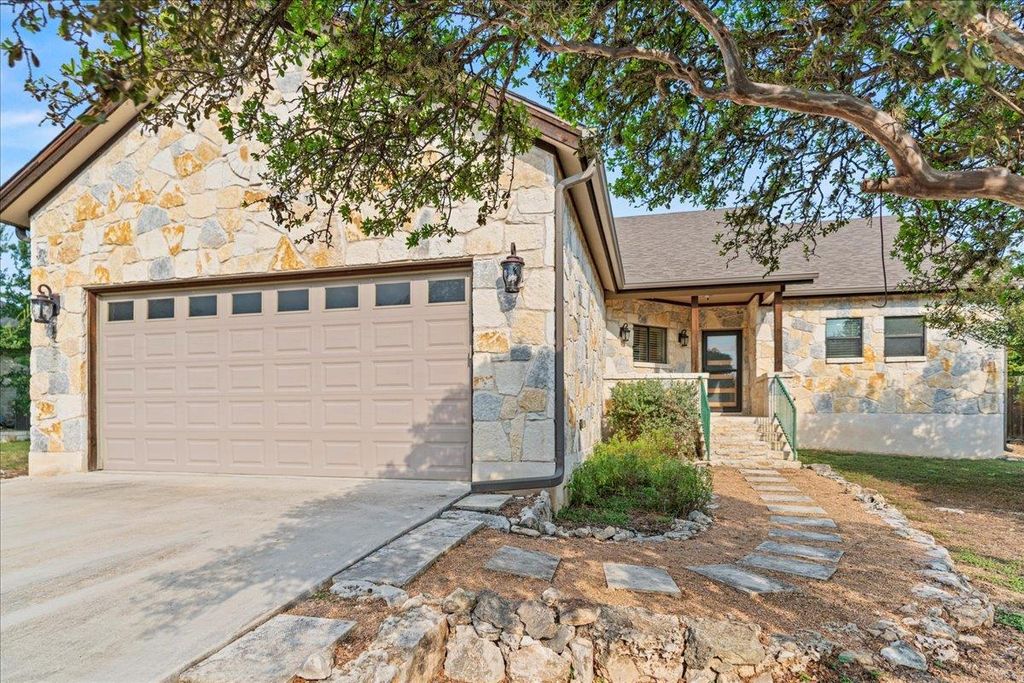 72 Augusta DR, Wimberley, TX 78676