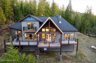 597 Kula Dr, Sagle, ID 83860