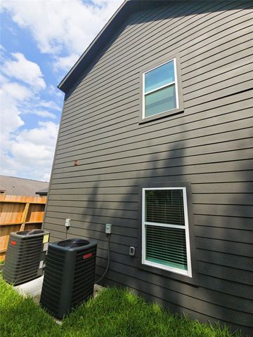 8101 Venus Street A, Houston, TX 77088