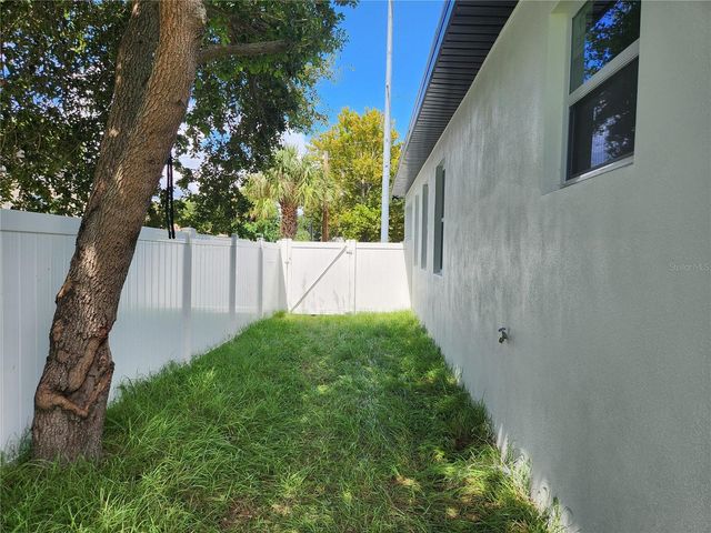 926 11TH AVENUE S, St Petersburg, FL 33705