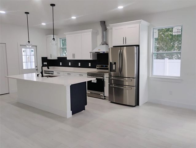 926 11TH AVENUE S, St Petersburg, FL 33705