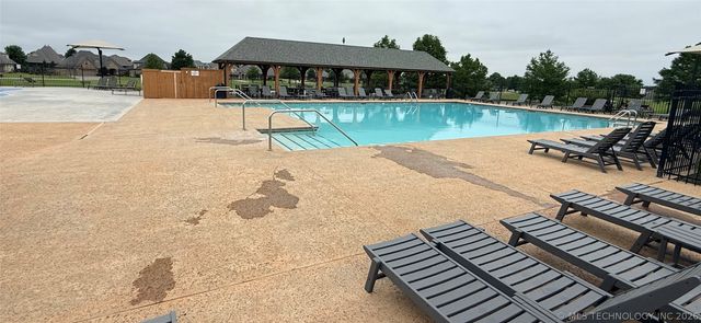 12719 S 4th Street, Jenks, OK 74037